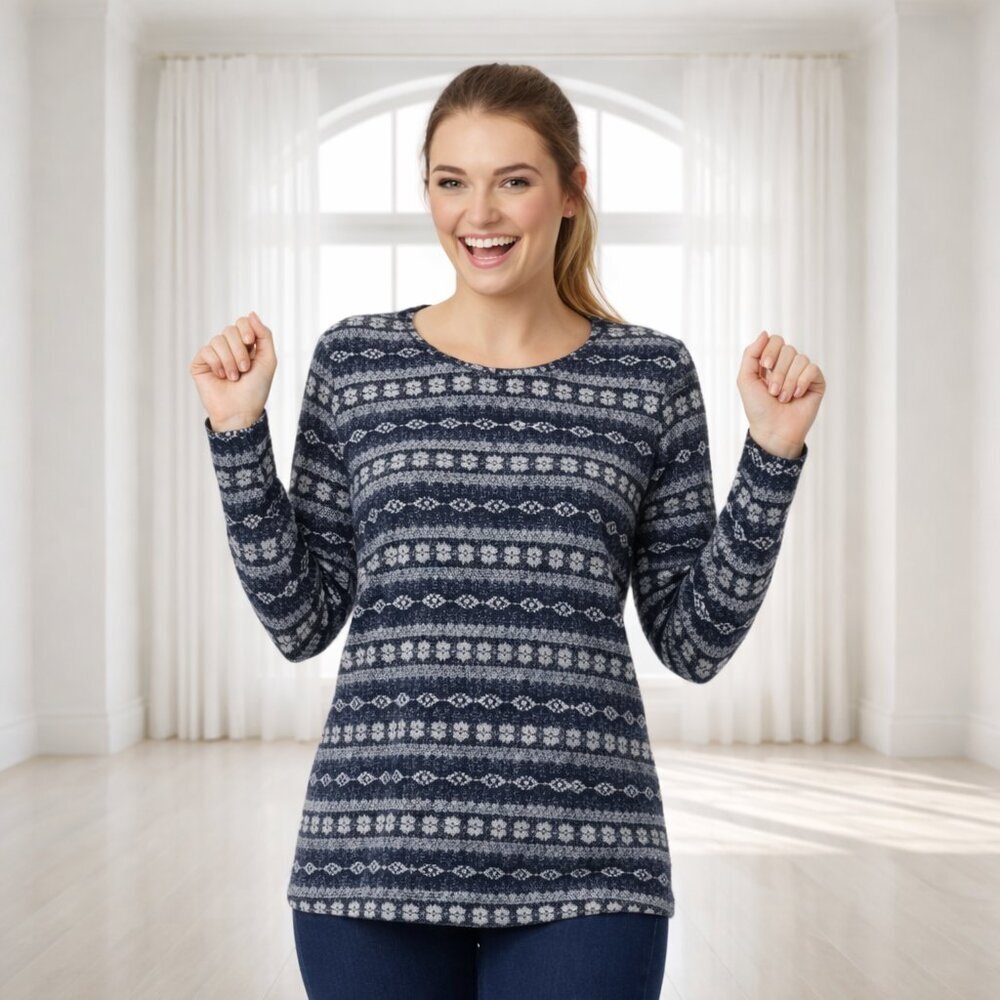 2 for $20 NWT 32 Degrees Heat Long Sleeve Crew Neck Snowflake Tee Shirt Medium